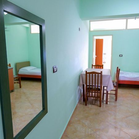 Rei Apartments Sarandë Quarto foto